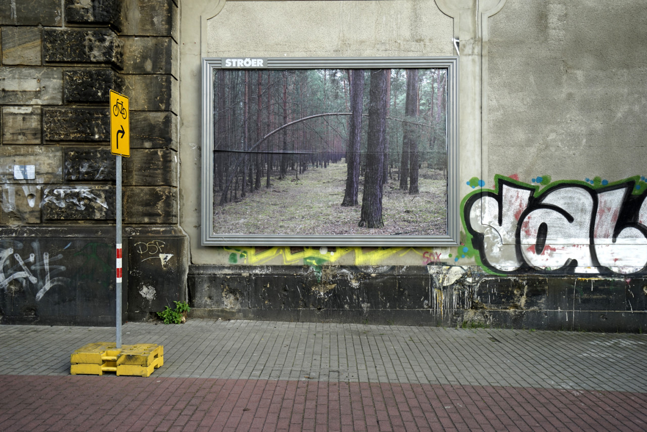 2 min ago - DUESSELDORF PHOTO PANELS DISPLA(Y)CED 2107