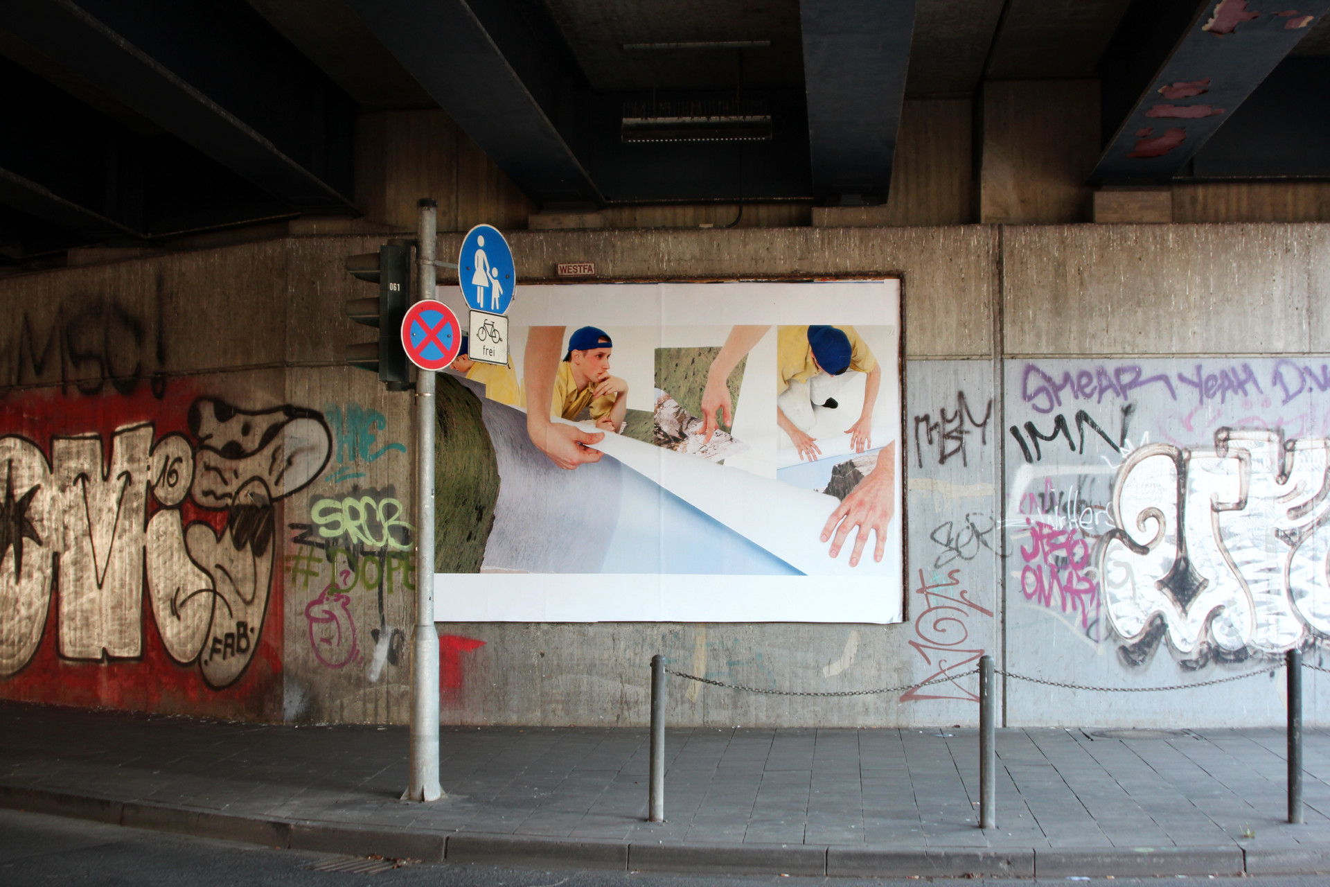 2 min ago - DUESSELDORF PHOTO PANELS BILLBOARDS